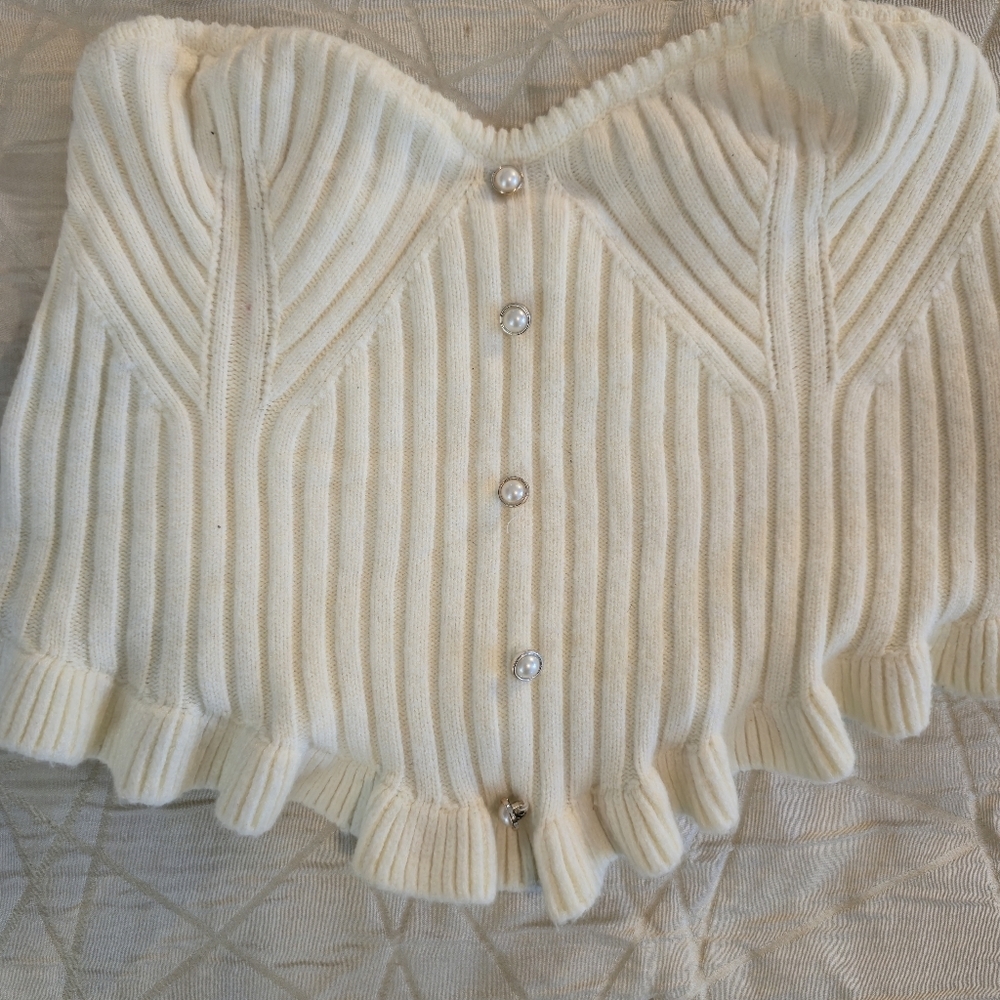 YOZY Cream Ribbed Knit Off Shoulder Crop Top Pearl Button Ruffle Hem Size M